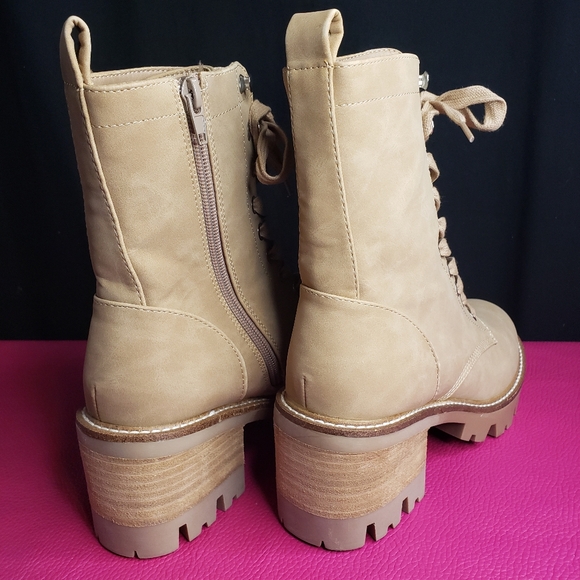 Dolce Vita DV 'Madey' Lug Sole Combat Boots - Women's size 7. 5 - Picture 3 of 9